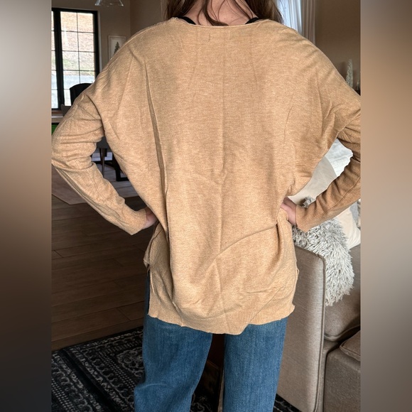 Dreamers women’s size medium sweater - Picture 4 of 4